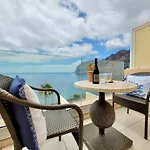 Vista Azul Acantilado de los Gigantes